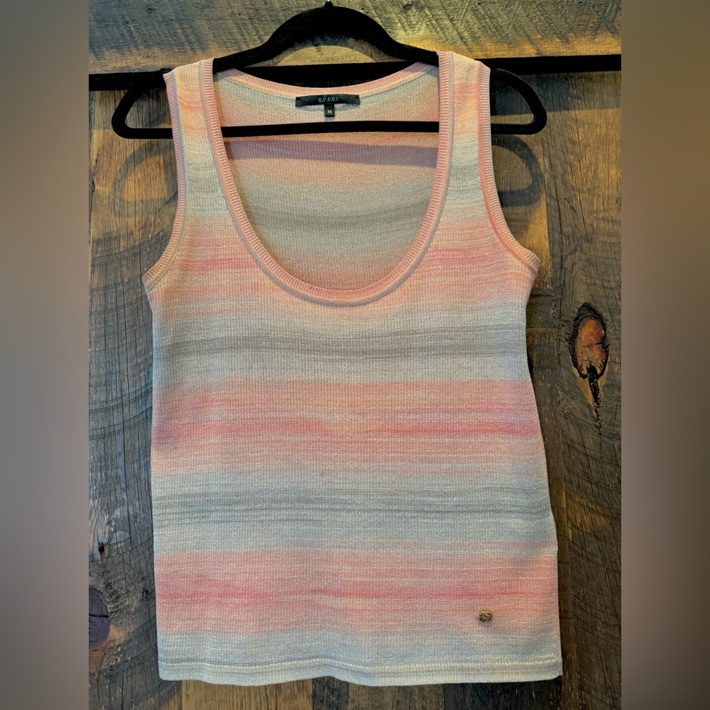 GUCCI! A MUST! Knit Top with interlocking GG branding, perfect for summer!